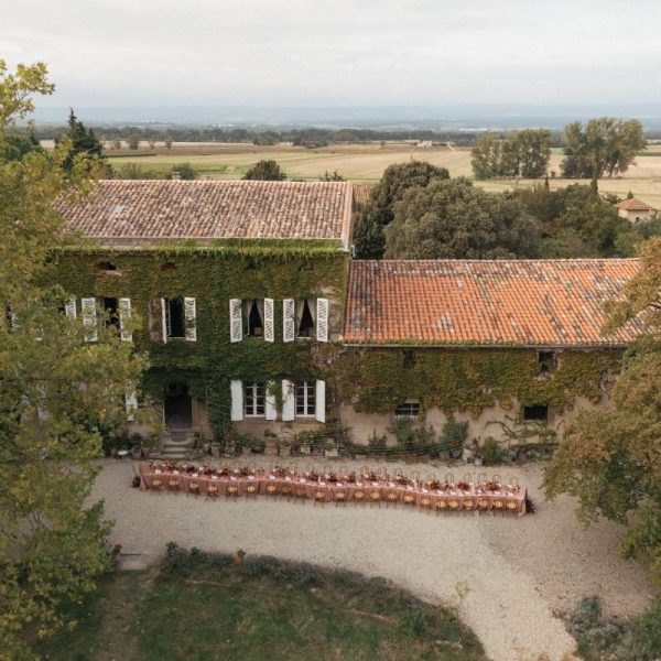 destination-wedding-france-occitanie-vintage-elegant-floral-design-orange-gold45